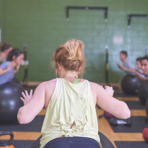 Gymnastik in der Gruppe über de Krankenkasse Sara Hoffmann Natürlich bewegt